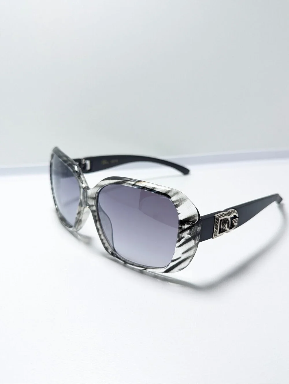 DG 26976 Womens White Leopard Sunglasses Purple Gradient Lens